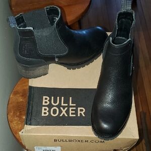 Bullboxer Black Ankle Boots 9